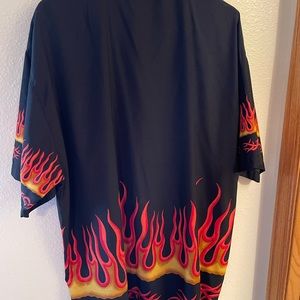 XL Vibrant Flame print Vintage old school hot rod design cool shirt.